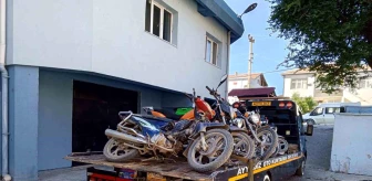 Samsun'da plakasız ve eksik evraklı 79 motosiklet toplandı