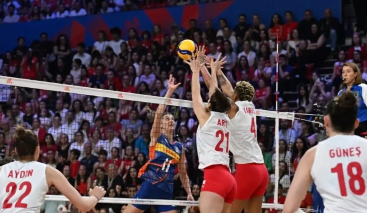 Türkiye-Hollanda voleybol maçı ne oldu, kaç kaç bitti? A Milli Kadın Voleybol Takımı (Filenin Sultanları) maçı ne oldu? Türkiye-Hollanda voleybol maçı ne oldu, kaç kaç bitti? A Milli Kadın Voleybol Takımı (Filenin Sultanları) maçı ne oldu?