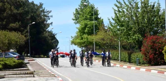 AÜ Bisiklet Topluluğu 19 Mayıs Ata'ya Saygı Turu'nu Tamamladı