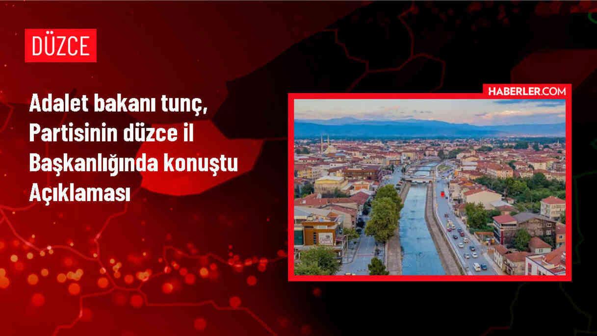 Adalet Bakanı Yılmaz Tunç, Türkiye'nin yeni anayasaya kavuşması için çalışmaların devam ettiğini söyledi