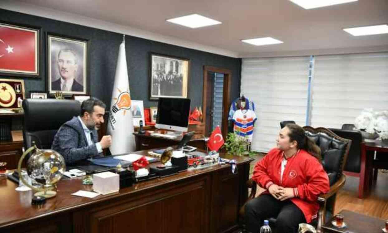 ANkara Büyükşehir Belediyesi'nden skandal karar! AK Parti İl Başkanı'nı ziyaret eden Avrupa Şampiyonu Sude Nur Çakır'ın sözleşmesi feshedildi
