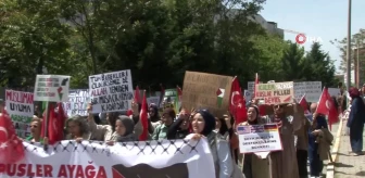 İstanbul'da üniversite öğrencileri Filistin için yürüdü