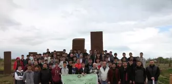 Maziden Atiye Ahlat Programı Kapsamında Öğrenciler Ahlat'ı Geziyor