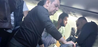 AK Parti Milletvekili Uçakta Kalbi Duran Vatandaşı Hayata Döndürdü