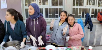 Afyonkarahisar Şuhut Fatih Ortaokulu'nda Hayır Çarşısı Açıldı