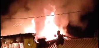 İzmir'de prizde unutulan şarj aletiyle çıkan yangın evi küle döndürdü
