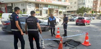 Çerkezköy'de Yol Çöktü, Araçta Maddi Hasar Oluştu