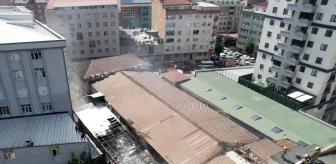 Sultangazi'de Ayakkabı İmalathanesinde Yangın Çıktı