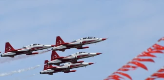 Türk Yıldızları Samsun'da Gösteri Uçuşu Gerçekleştirdi