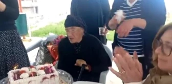 102 Yaşındaki Zeliha Duman'a Mahalle Sakinlerinden Kutlama