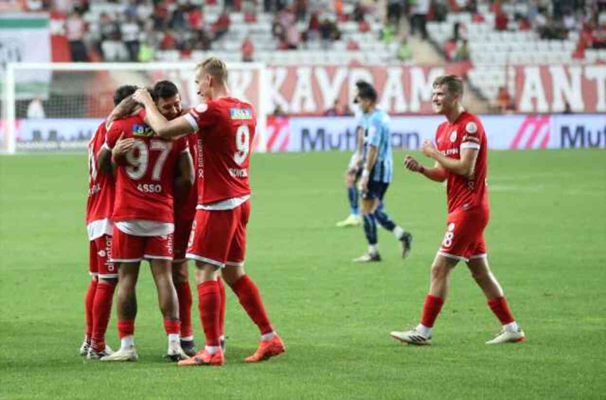 Antalyaspor Alex de Souza ile anlaştı mı? Alex teknik direktör olacak mı?