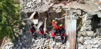 Sivas'ta deprem ve yangın tatbikatı gerçeğini aratmadı