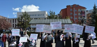 Erzurum'da İsrail'in Gazze'ye saldırılarını protesto eden hekimler ve öğrenciler sessiz yürüyüşe devam ediyor