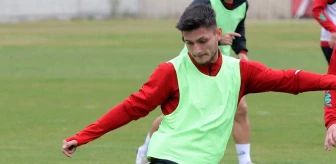 Karşıyaka, genç futbolcu Batuhan Kuru ile profesyonel sözleşme imzalayacak