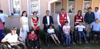 Türk Kızılay Derneği Şırnak Şubesi Engellilere Tekerlekli Sandalye Dağıttı
