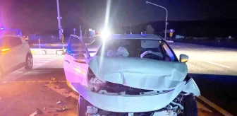 Konya'da 2 Otomobil Çarpıştı: 4 Yaralı
