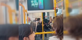 Metro vagonunda mini konser resitali