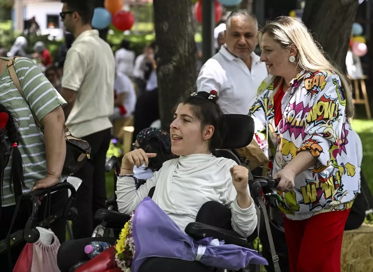 Serebral Palsili Çocuklar İçin Ankara'da Şenlik Düzenlendi