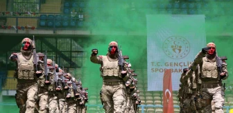 Karabük'te 19 Mayıs töreninde komandolar büyük alkış aldı