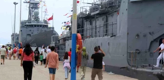Alanya'da 19 Mayıs kutlamaları kapsamında savaş gemileri ziyarete açıldı