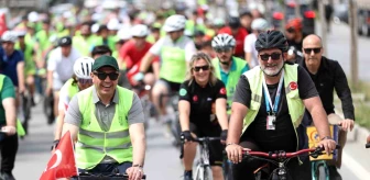 Yeşilay'ın bağımlılıkla mücadeleye dikkat çektiği bisiklet turu Düzce'de yapıldı