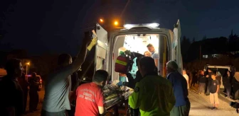 Bucak'ta kavşakta kamyonetle çarpışan motosikletteki 2 çocuk ağır yaralandı