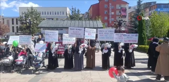 Erzurum'da sağlıkçıların sessiz yürüyüşü sürüyor