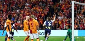 Galatasaray, Fenerbahçe'ye yenilerek şampiyonluğu kaçırdı