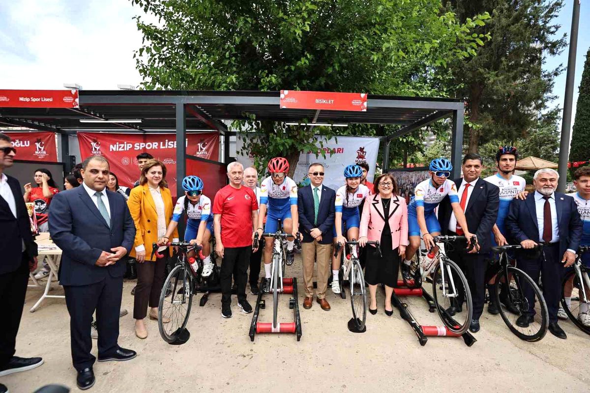Gaziantep'te 19 Mayıs Atatürk'ü Anma, Gençlik ve Spor Bayramı Kutlandı