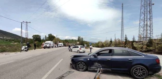 Karabük'te Otomobil Çarpışması: 3 Yaralı