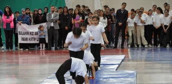 Muş'ta 19 Mayıs Atatürk'ü Anma Gençlik ve Spor Bayramı Kutlandı
