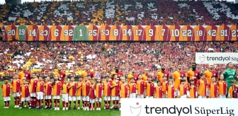 Galatasaray Teknik Direktörü Okan Buruk, Fenerbahçe derbisinde tek değişiklik yaptı