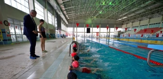 Osmaniye'deki Köy Çocuklarına Yüzme Öğretiliyor