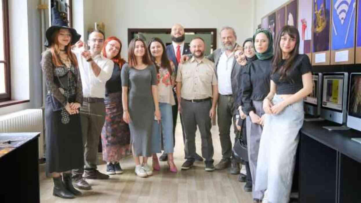 Trakya Üniversitesi Güzel Sanatlar Fakültesi İletişim ve Tasarımı Bölümü Dijital Sergi Alanı Açıldı! Trakya Üniversitesi Güzel Sanatlar Fakültesi İletişim ve Tasarımı Bölümü Dijital Sergi Alanı Açıldı!