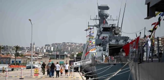 Kuşadası'nda Deniz Kuvvetleri Komutanlığı'na ait savaş gemileri halkın ziyaretine açıldı