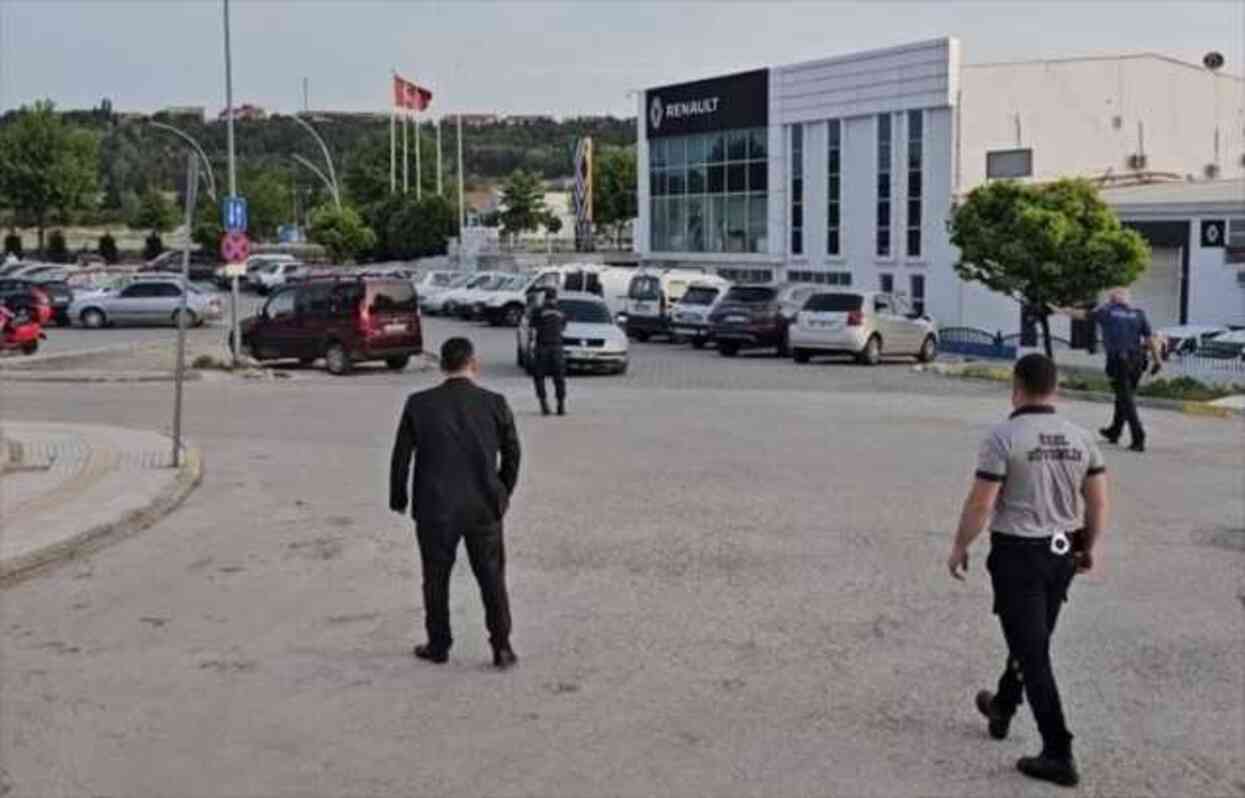 Çorum'da 6 yaşındaki çocuk babasının silahından çıkan kurşunla yaralandı