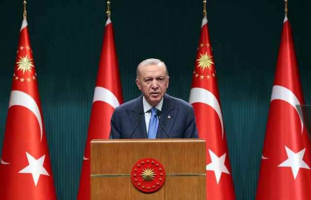 Cumhurbaşkanı Erdoğan: İran'daki helikopter kazası nedeniyle 1 günlük milli yas ilan ediyoruz