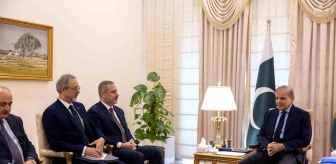 Dışişleri Bakanı Hakan Fidan, Pakistan Başbakanı Şahbaz Şerif ile görüştü