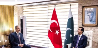 Dışişleri Bakanı Hakan Fidan, Pakistan Senato Başkanı Yusuf Raza Gilani ile görüştü