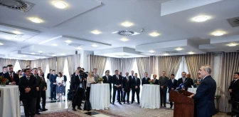 Dışişleri Bakanı Hakan Fidan, Pakistan'da Türk iş insanları ve kurum temsilcileriyle bir araya geldi