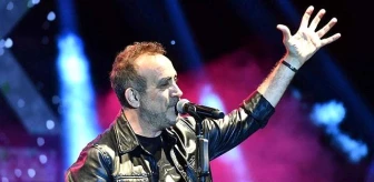Haluk Levent Girne'de konser verdi