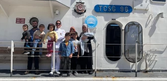 İnebolu'da TCSG 96 Bot Komutanlığı Gemisi Halkın Ziyaretine Açıldı