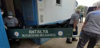 Antalya'da Bir Kişi Evde Ölü Bulundu