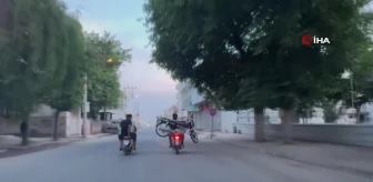 Motosiklet Üzerinde Motosikletle Tehlikeli Yolculuk Kamerada