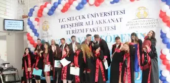 Selçuk Üniversitesi Beyşehir Ali Akkanat Turizm Fakültesi'nde Mezuniyet Heyecanı