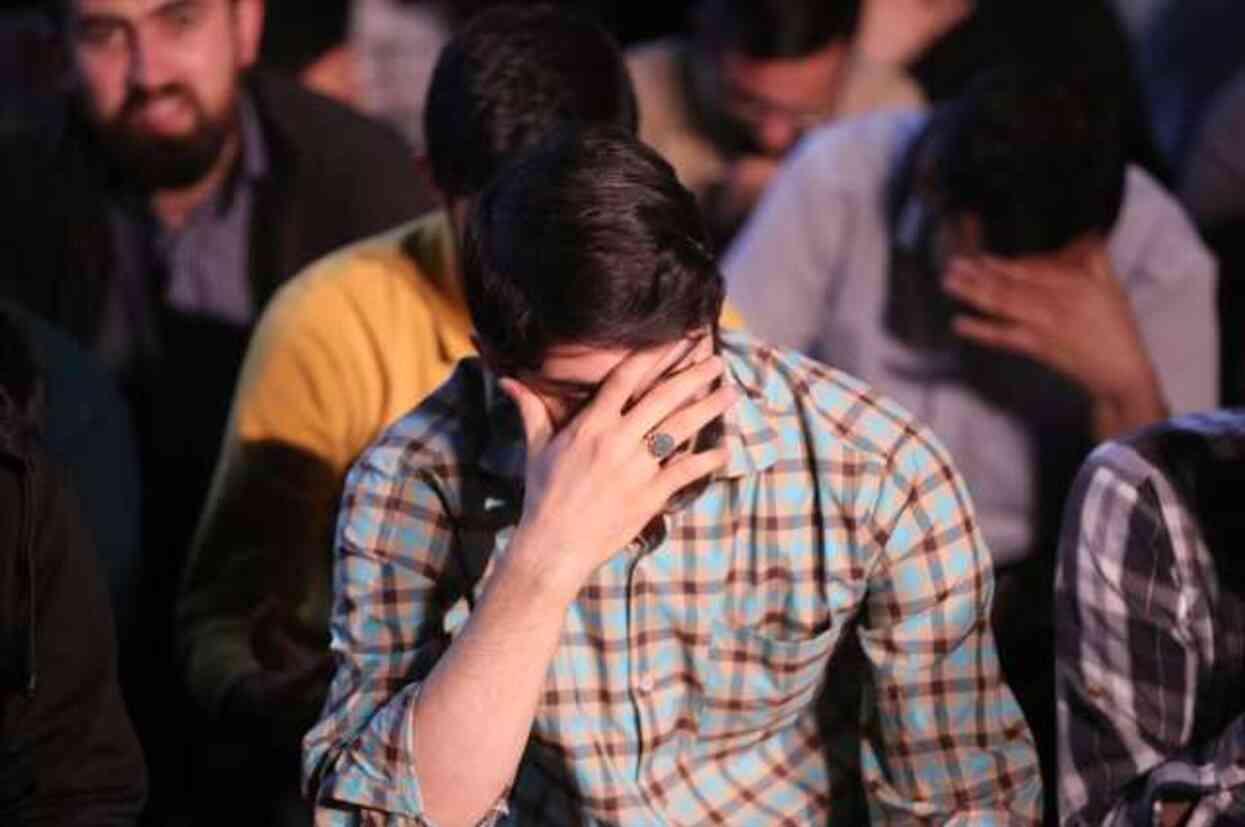 Tahran'da halk, Reisi ve diğer yetkililerin sağ bulunması için dua ediyor Tahran'da halk, Reisi ve diğer yetkililerin sağ bulunması için dua ediyor