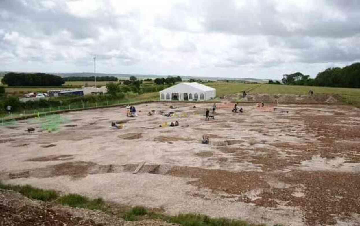 Arkeologlar, Dorset'in Demir Çağı'na ait 2000 yıl önce kurban olarak öldürülen genç bir kadının kalıntılarını buldu