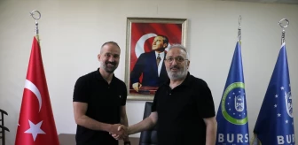 Bursa Büyükşehir Belediyespor, Cemal Bora Şensoy ile yeni sözleşme imzaladı