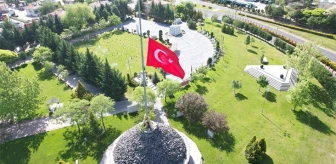 Türkiye'de bayraklar 1 günlüğüne yarıya indirildi