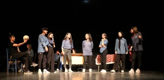 Van'da 21. Akdamar Çocuk ve Gençlik Tiyatroları Şenliği devam ediyor
